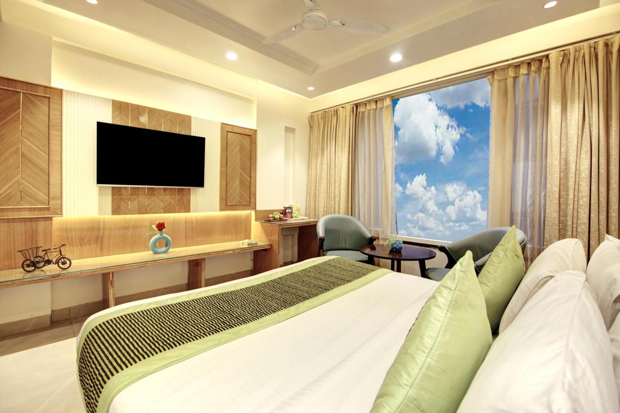 Hotel Krishna Plaza 'New Delhi' - By M S Hospitality Exterior photo