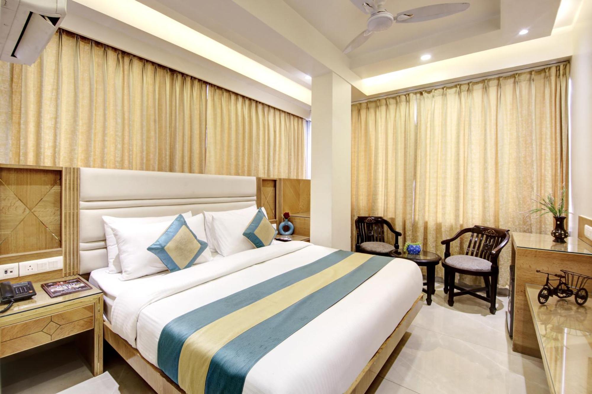 Hotel Krishna Plaza 'New Delhi' - By M S Hospitality Exterior photo