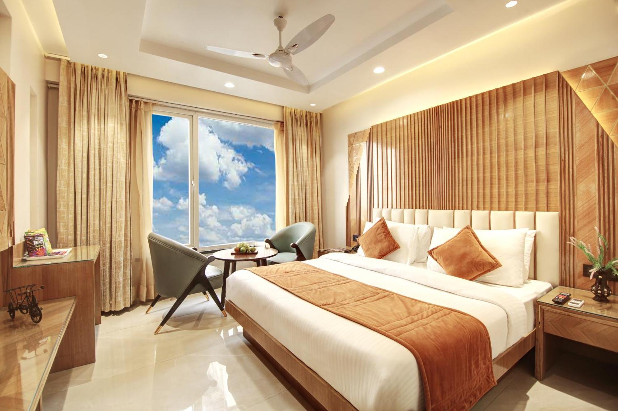 Hotel Krishna Plaza 'New Delhi' - By M S Hospitality Exterior photo