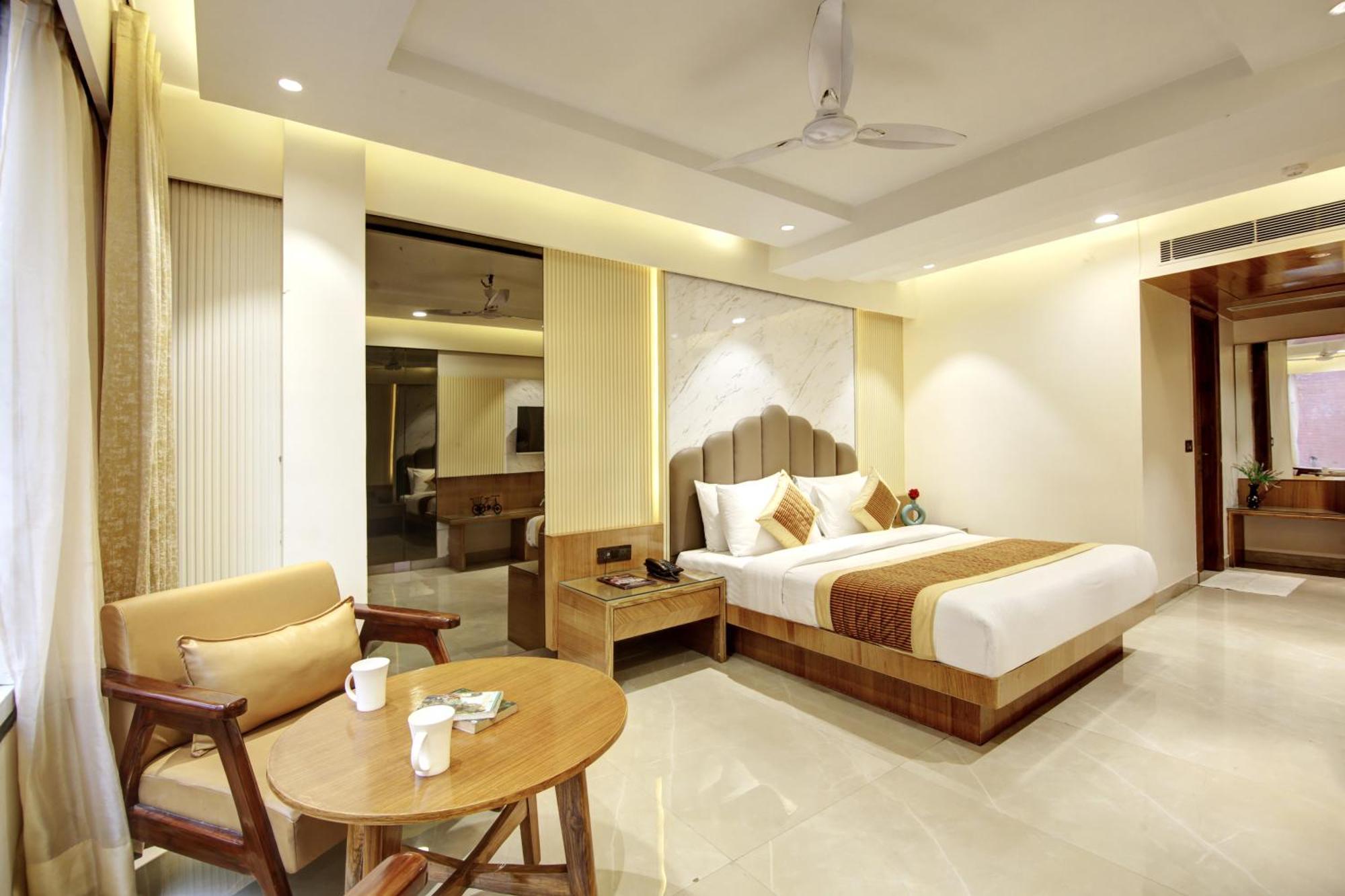 Hotel Krishna Plaza 'New Delhi' - By M S Hospitality Exterior photo