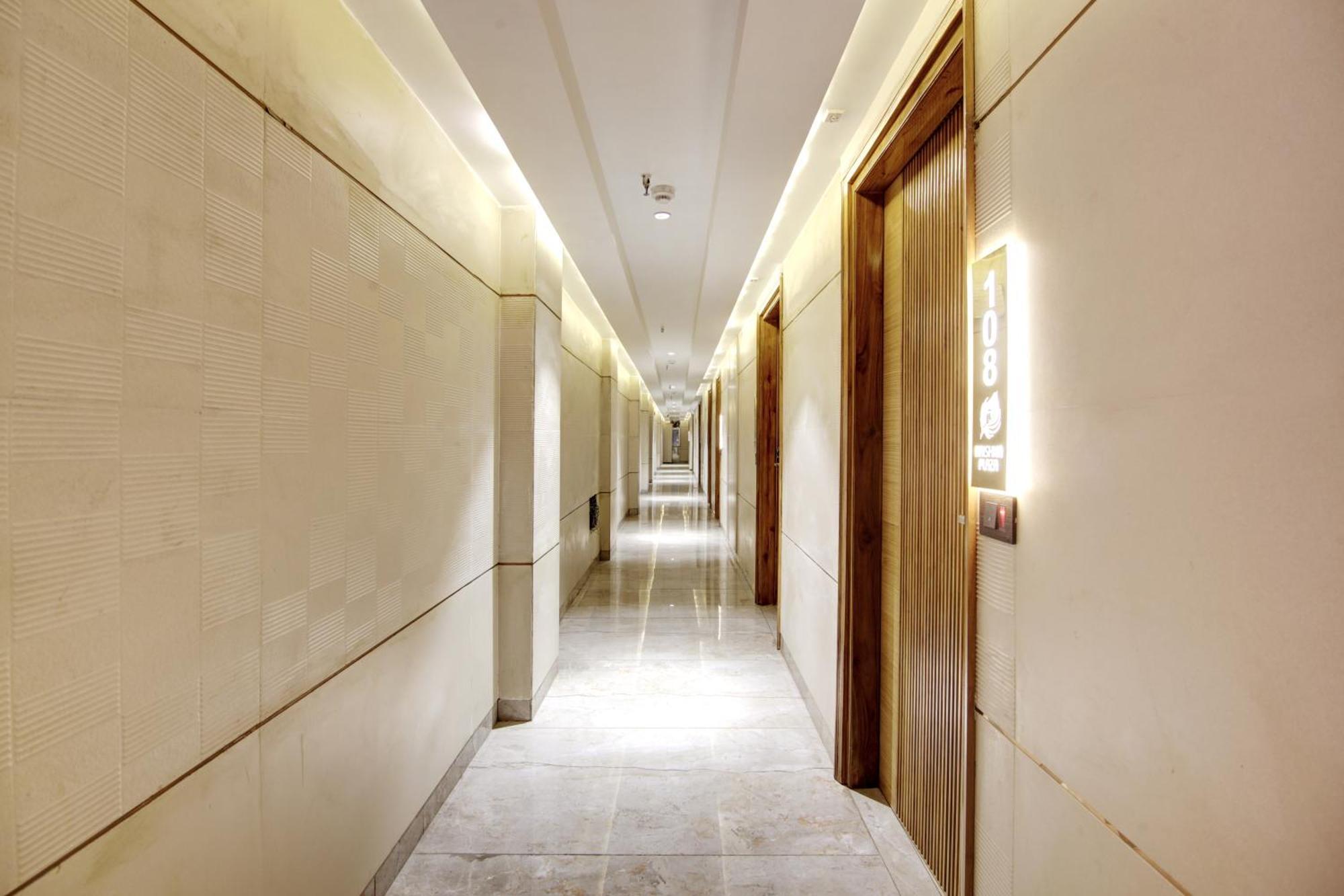 Hotel Krishna Plaza 'New Delhi' - By M S Hospitality Exterior photo