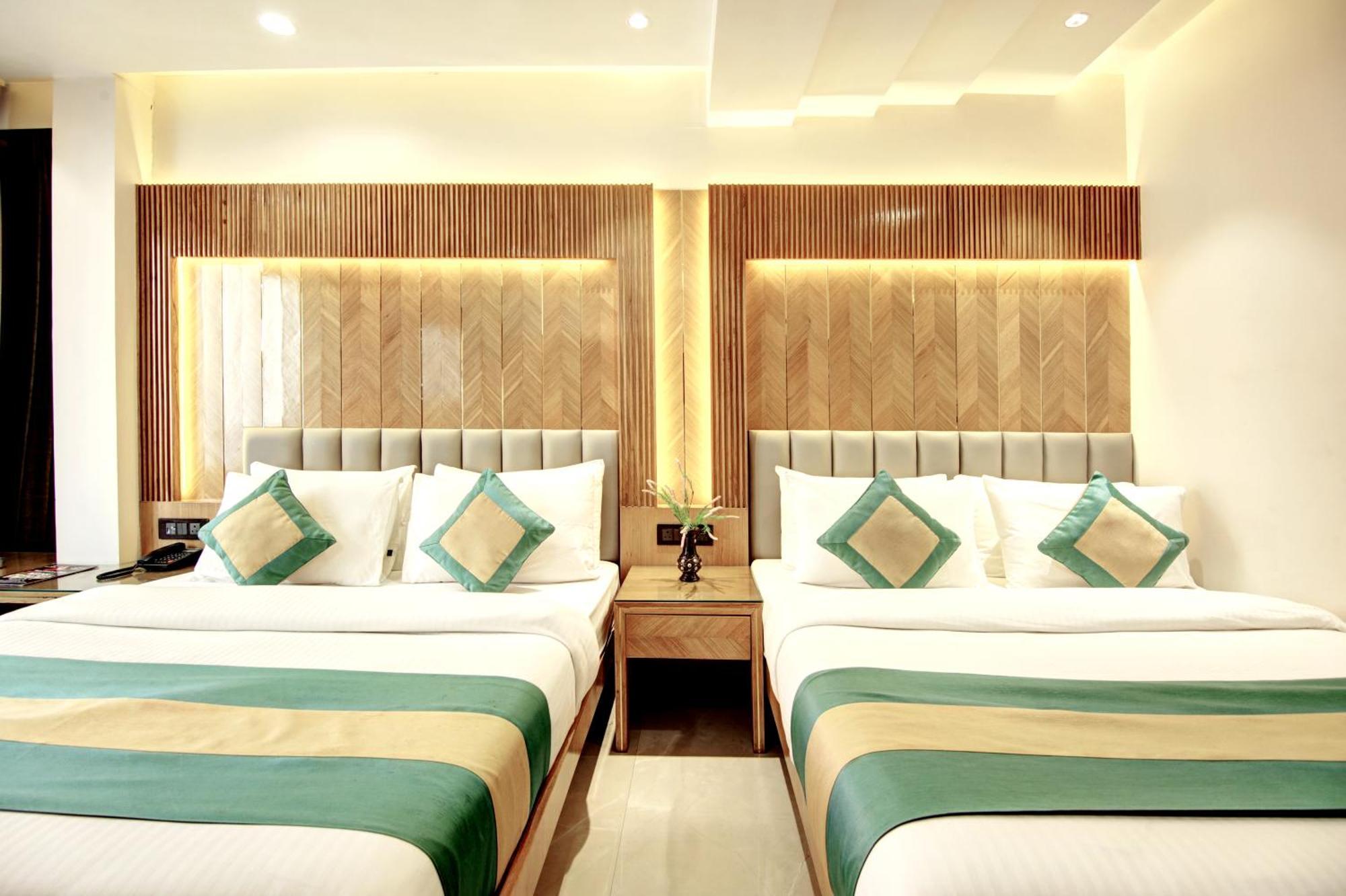 Hotel Krishna Plaza 'New Delhi' - By M S Hospitality Exterior photo