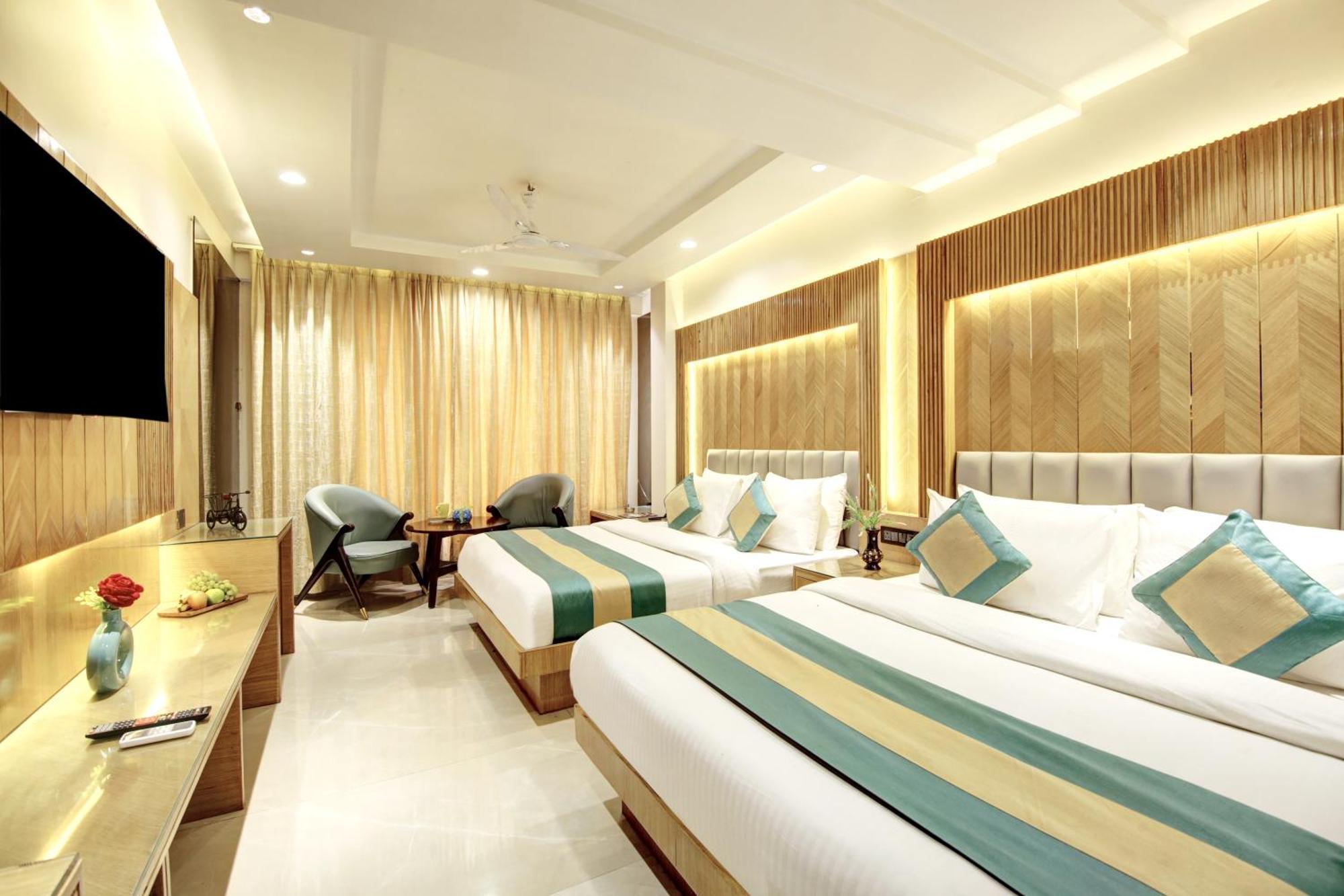 Hotel Krishna Plaza 'New Delhi' - By M S Hospitality Exterior photo