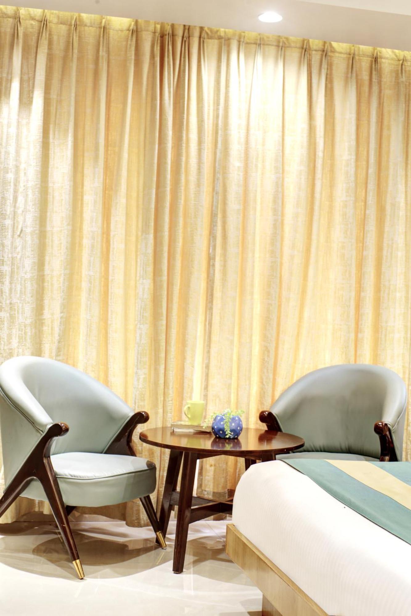 Hotel Krishna Plaza 'New Delhi' - By M S Hospitality Exterior photo