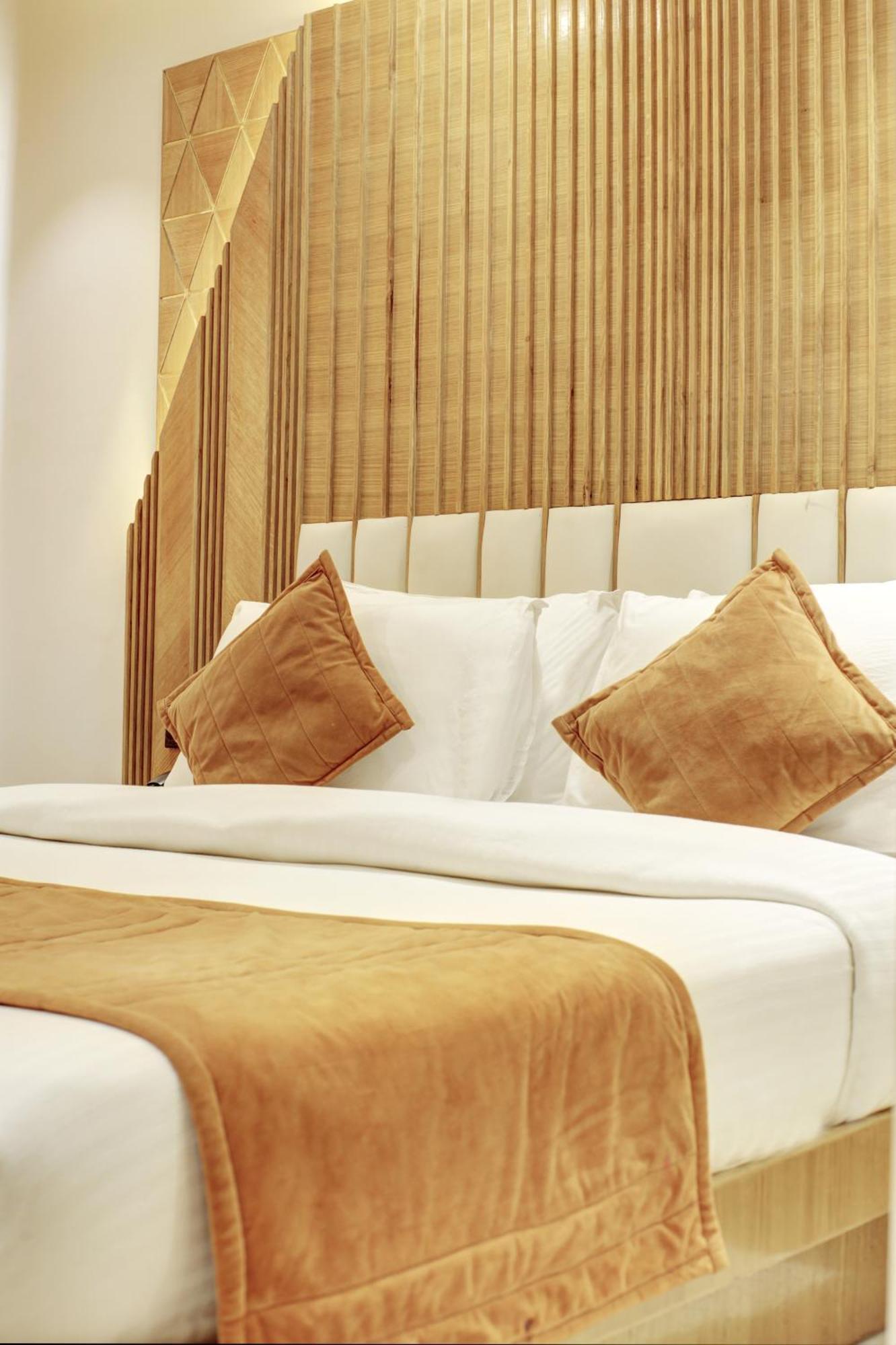 Hotel Krishna Plaza 'New Delhi' - By M S Hospitality Exterior photo