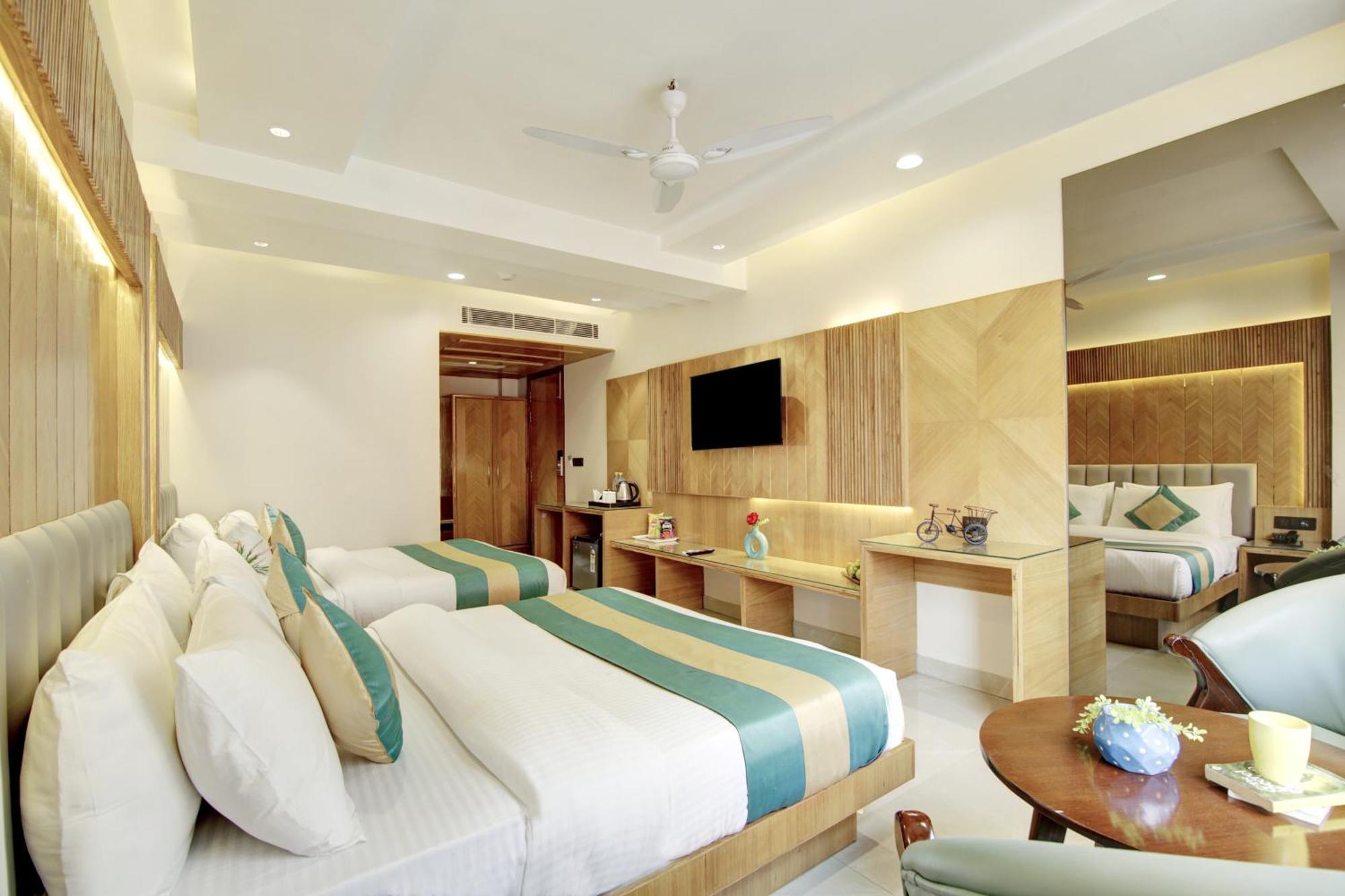 Hotel Krishna Plaza 'New Delhi' - By M S Hospitality Exterior photo